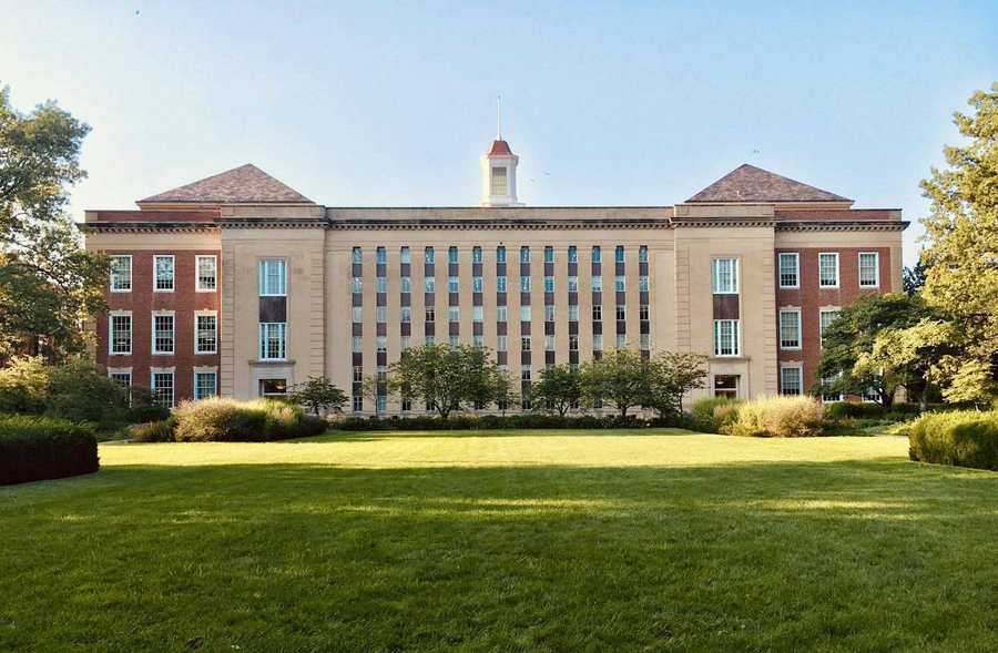 United States public school building
